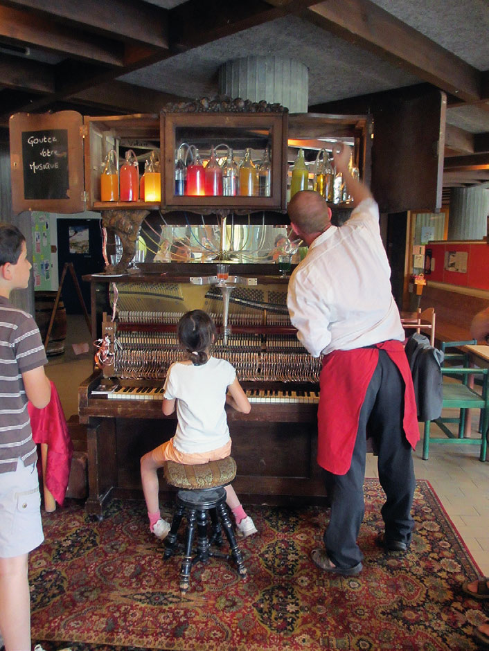 photo de : La Volière aux pianos
